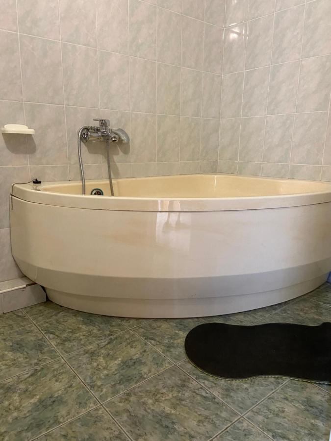 Constancia Hotell Kamenets-Podolsk Eksteriør bilde